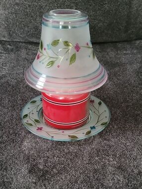 Yankee Candle Frosted Glass Floral Shade and Plate